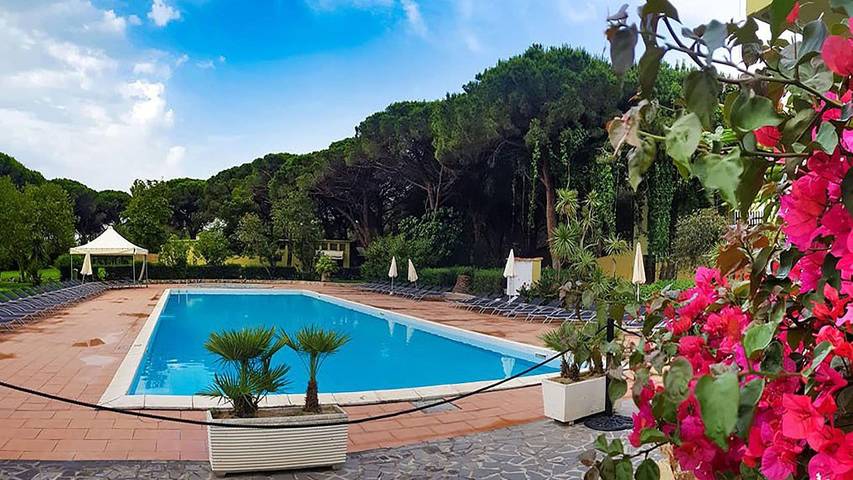 Casa vacanza per 2 persone, con sauna e giardino nonché idromassaggio e piscina, con animali domestici in Arborea