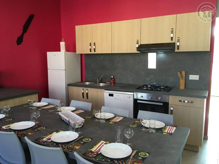 Gîte pour 8 personnes, avec terrasse dans Aniche