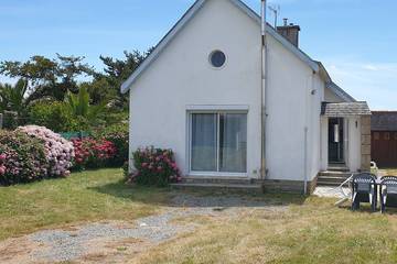 Gîte pour 6 personnes, avec terrasse et jardin dans Trévignon