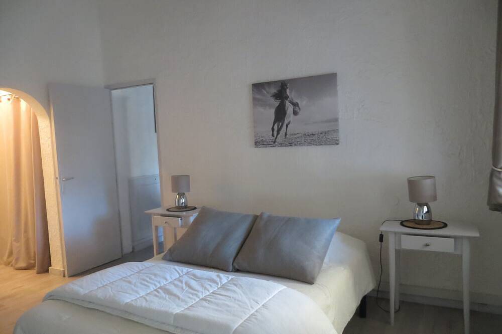 Le Colibri maison en plein coeur des étangs de Camargue, à 5 minutes de la plage in Saintes-Maries-de-la-Mer, Région d'Arles