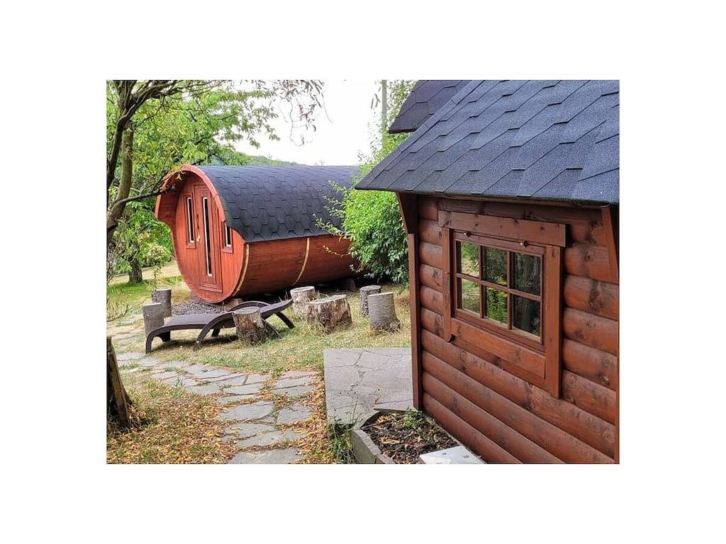 Ferienhaus in Windeck mit Schwimmbecken in Windeck, Windecker-Ländchen