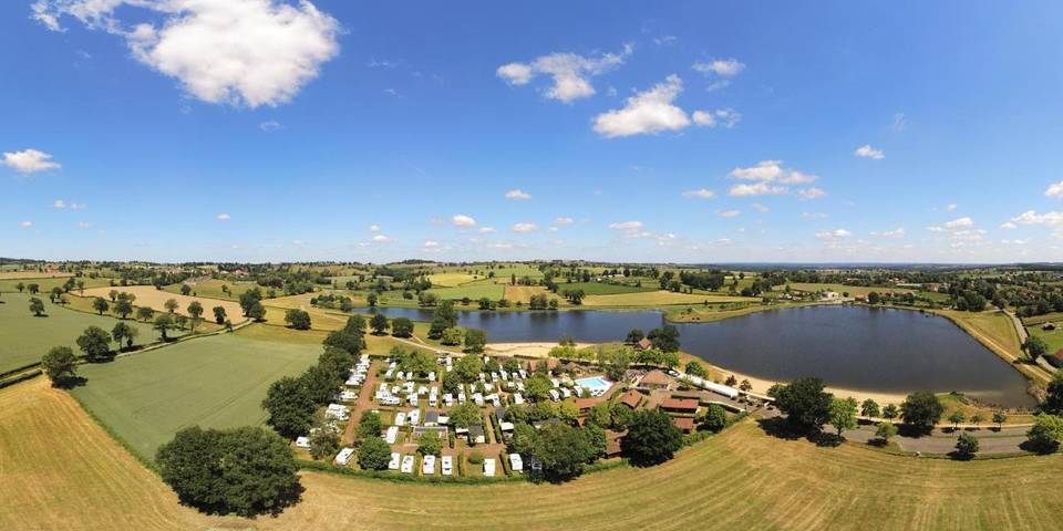 Camping pour 7 personnes, avec piscine et jardin, animaux acceptés