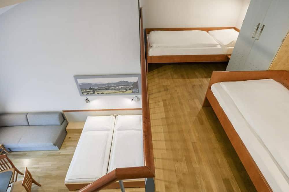 Fünfbettzimmer mit Balkon - Jufa Hotel Vulkanland*** in Südoststeiermark, Gnas