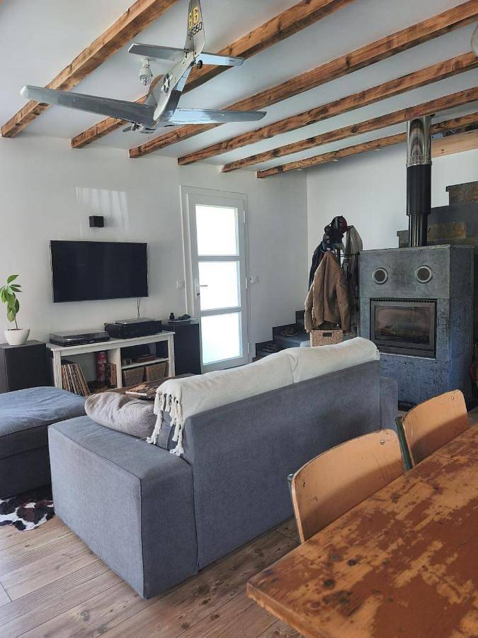Three-Bedroom House in Chanaz, Région de Chambéry