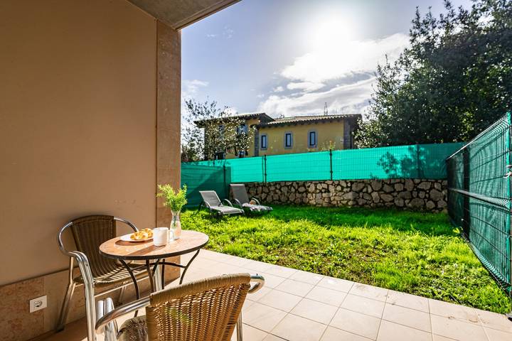 Apartamento entero, Apartamento '4 Jardin- Puerto Chico' con vistas a la montaña y jardín privado in Llanes, Costa Verde