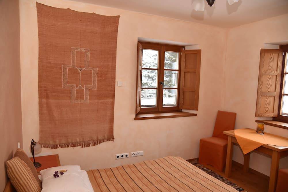 Ganze Wohnung, Wohnung mit tollem Dolomiten Bergblick; ruhige Höhenlage; Naturgarten; Sauna; in Villgratner Berge, Assling