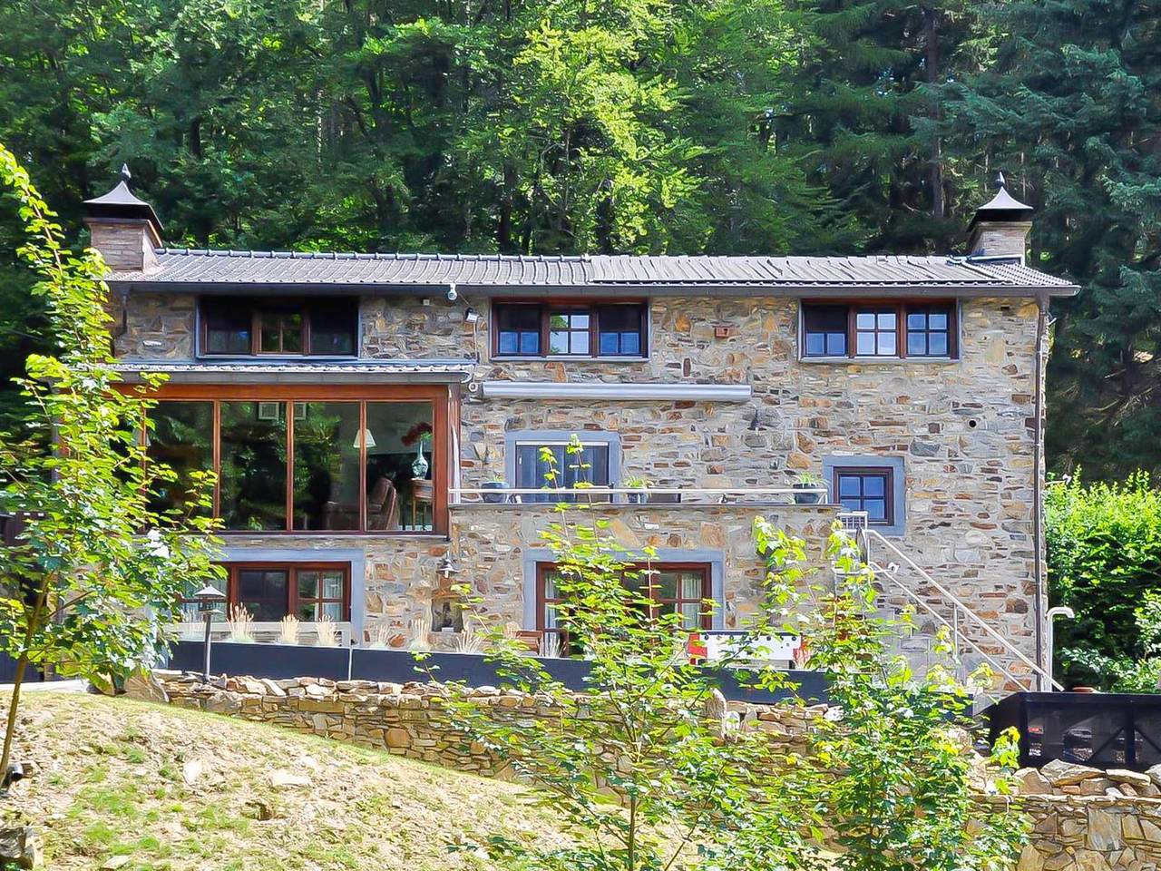 Luxe villa in de Ardennen met zwembad en sauna. in Stoumont, Luik en omgeving