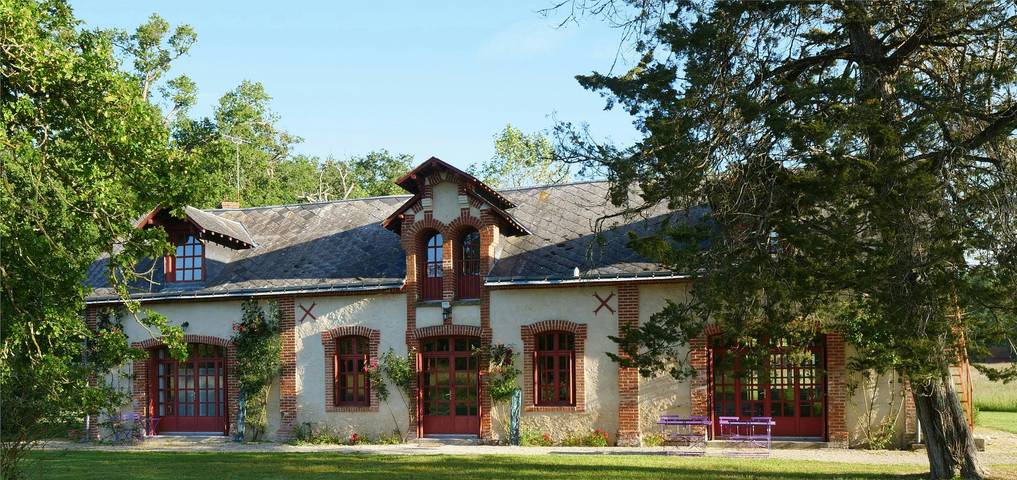 Location de vacances pour 8 personnes, avec terrasse, animaux acceptés à Ambillou