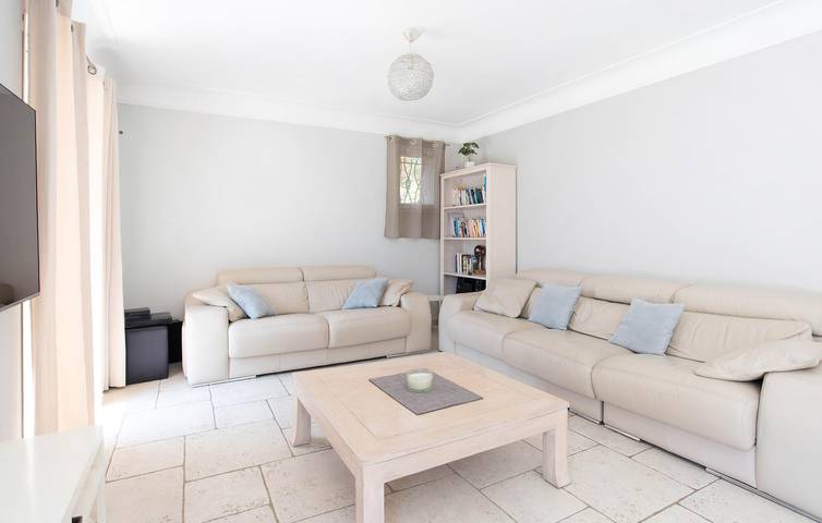 Location de vacances pour 8 personnes, avec terrasse et piscine à Peymeinade - 3