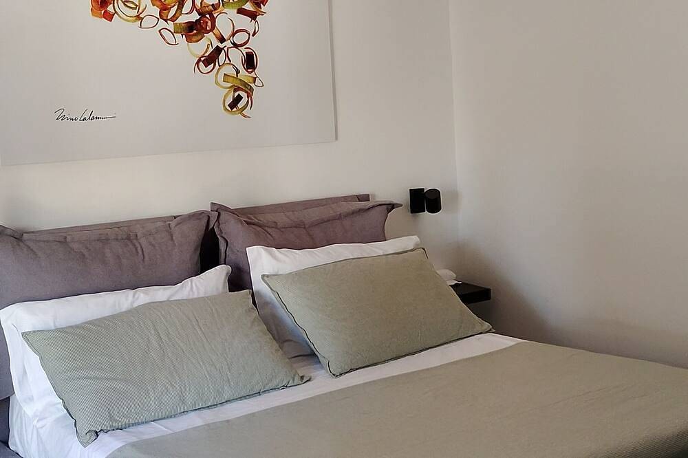 Apartamento entero, Oktò apartments Milazzo: Double Room with Private Bathroom in Milazzo, Provincia de Messina