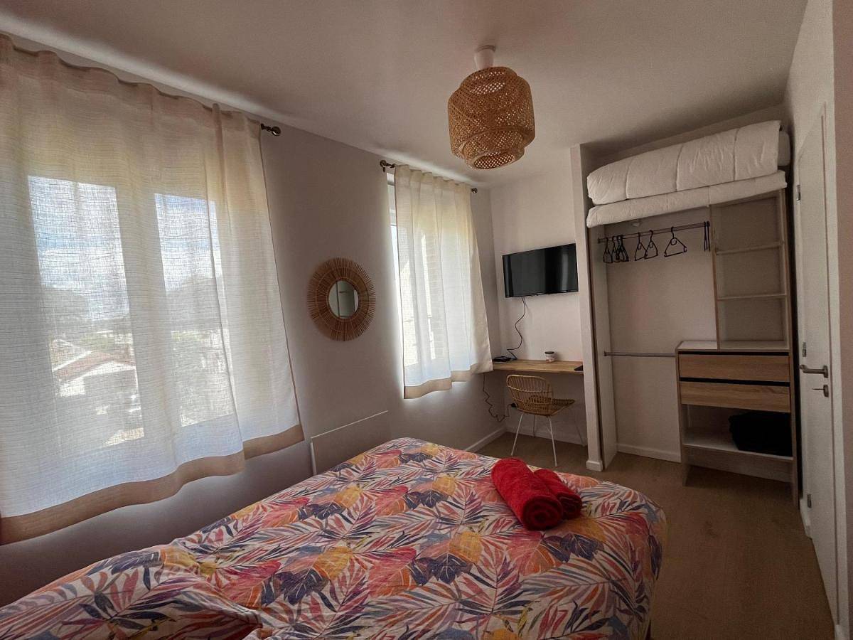 Appartement entier, Two-Bedroom Apartment in Le Petit-Quevilly, Région de Rouen