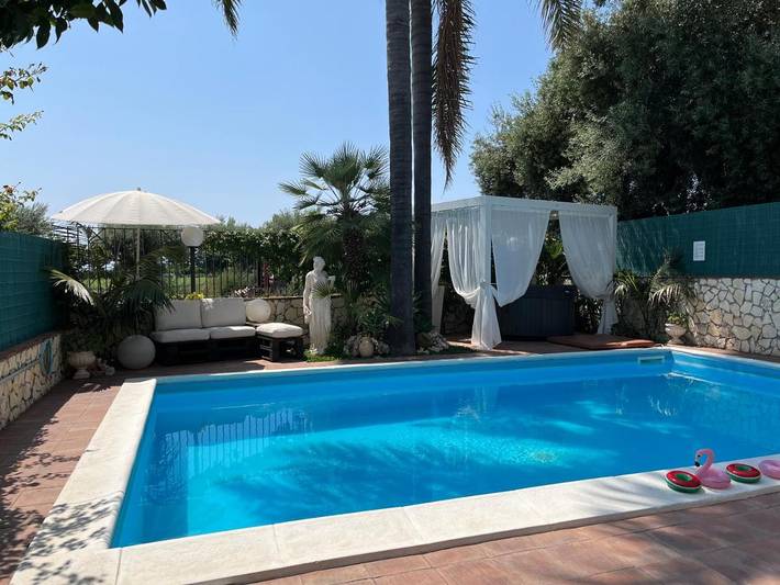 B&b per 2 persone, con Terrazza e Idromassaggio nonché Giardino e Piscina a Riposto
