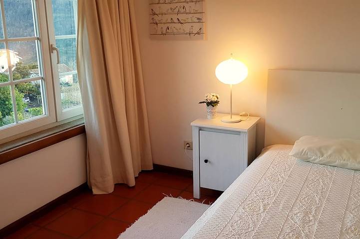 Location de vacances pour 7 personnes, avec balcon et jardin dans São Lourenço do Douro - 4