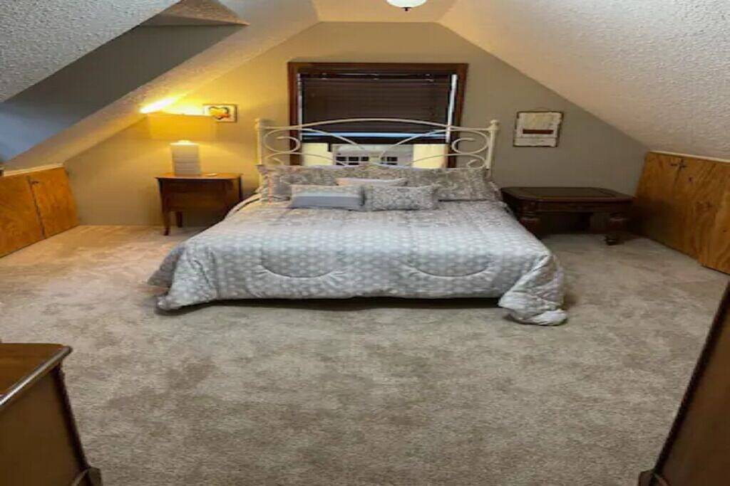 Salt Creek Cabin at Lake Tenkiller in Lake Tenkiller