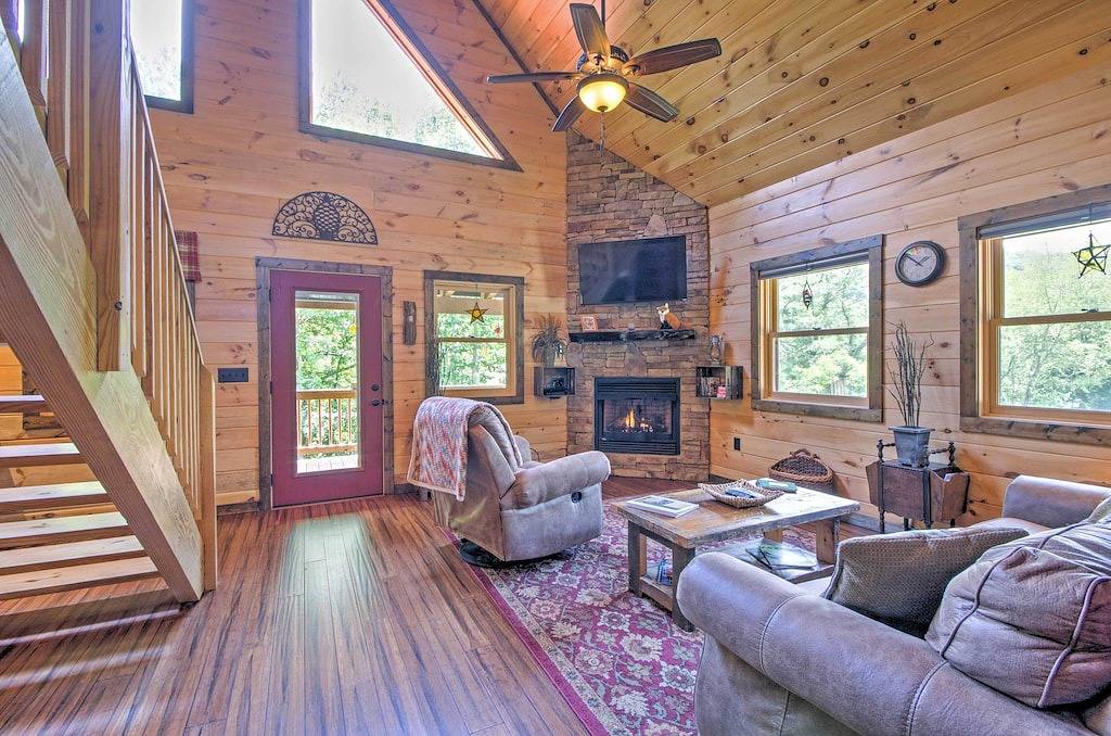 Gemütliche \"Fox Ridge Cabin\" auf 4 Morgen mit Whirlpool! in Qualla, Jackson County