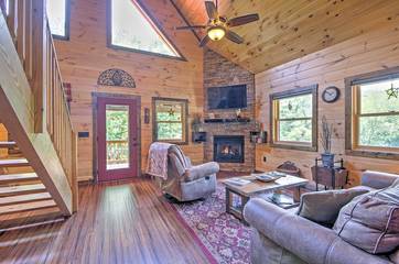 Log Cabin for 2 Guests in Qualla, Blue Ridge Mountains, Picture 1