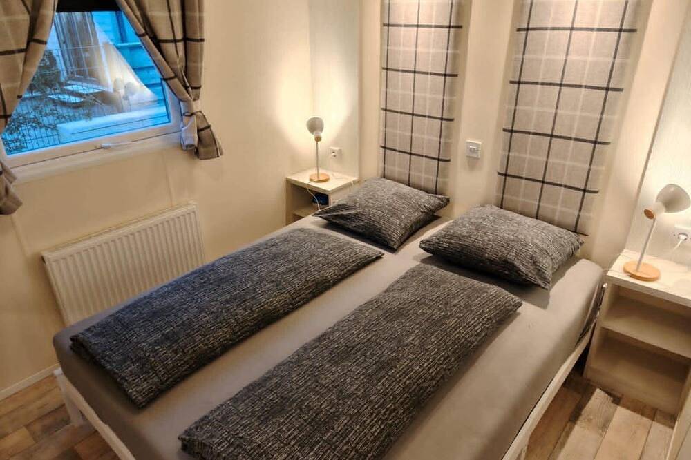 Chalet Zeeland air-conditioned in Serooskerke, Walcheren