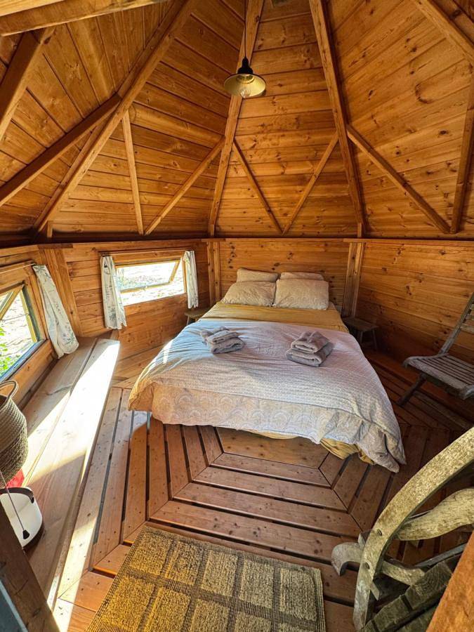 Gîte pour 2 personnes, avec Terrasse ainsi que Jardin et Vue à Saint-Cyr-les-Champagnes