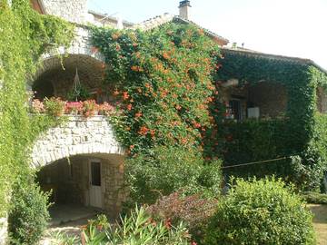 Chambre d’hôte pour 2 personnes, avec terrasse dans Auvergne-Rhône-Alpes