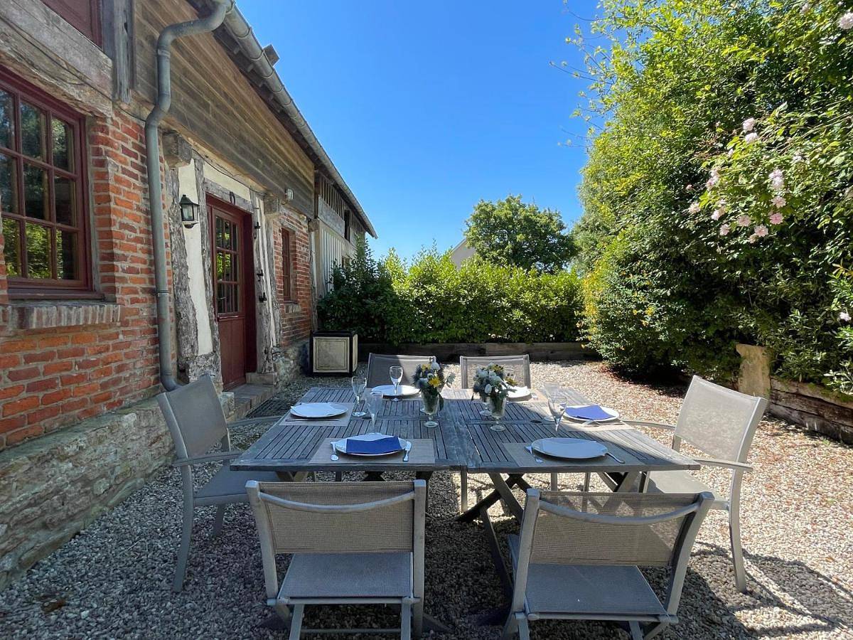 Les écuries à 12 mn de Cabourg in Goustranville, Région de Lisieux