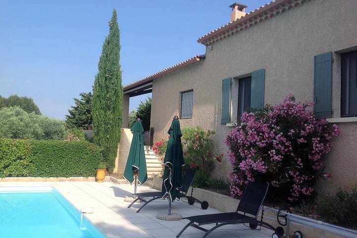 Location de vacances pour 8 personnes, avec Terrasse et Jardin à Saint-Hippolyte-le-Graveyron