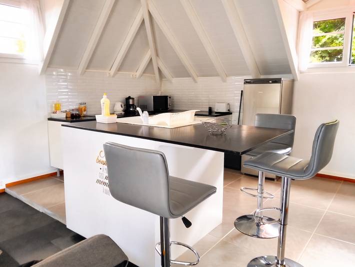 Entire studio, Bright studio with sea view in Baillif – 45 sqm + Terrace in Baillif, Guadeloupe (Caribbean)