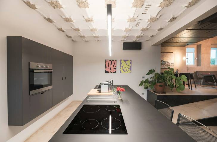 Appartement entier, Maison à 5 minutes du village, au milieu des vignes et des noisetiers in Novello, Langhe