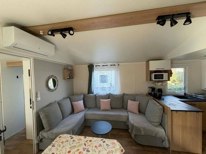 Camping pour 8 personnes, avec Terrasse et Piscine