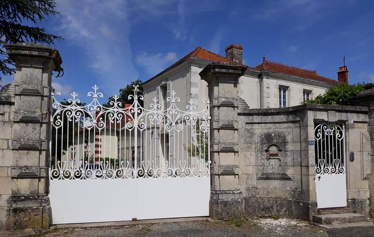 Maison d’hôte pour 8 personnes, avec jardin à Sainte-Soulle - 2
