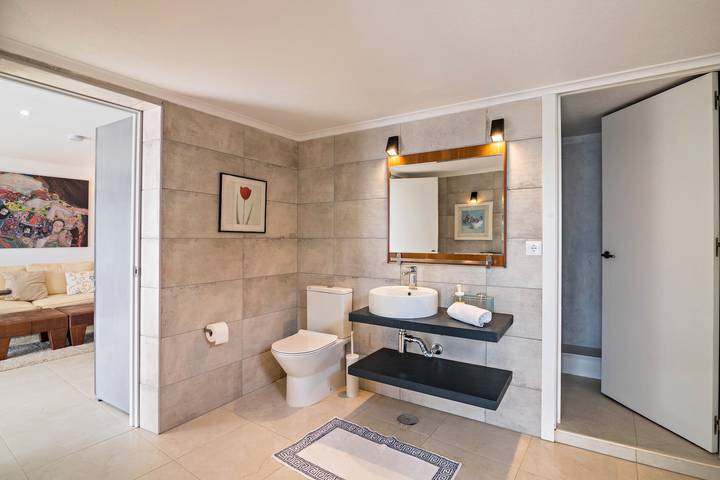 Entire apartment, Mel de Flor Apartment with Sea View, Shared Infinity Pool, Garden & Wi-Fi in Loulé (São Clemente), Faro District