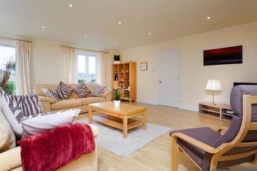 Log Cabin for 6 People in White Cross Bay, Cumbria, Photo 4