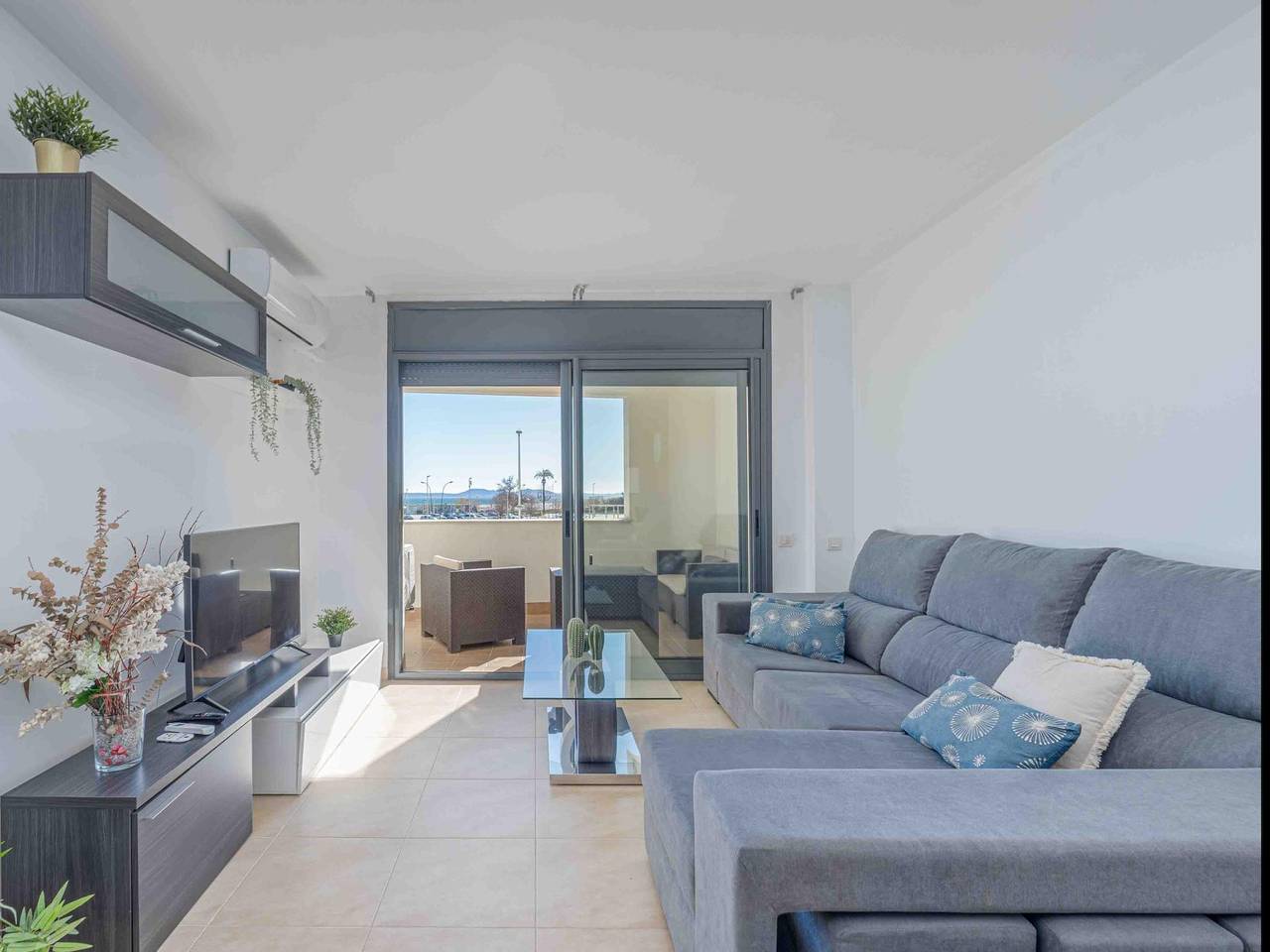Entire vacation apartment, Apartment 3 bedrooms, swimming pools, seafront in Empuriabrava, Upper Empordà