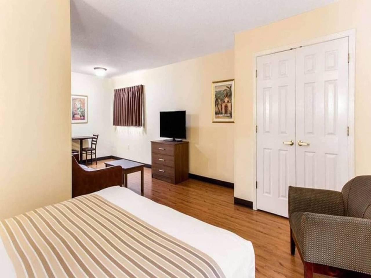 Entire apartment, Ada Queen Bed|Smk|Kitchen in Myrtle Beach, Grand Strand