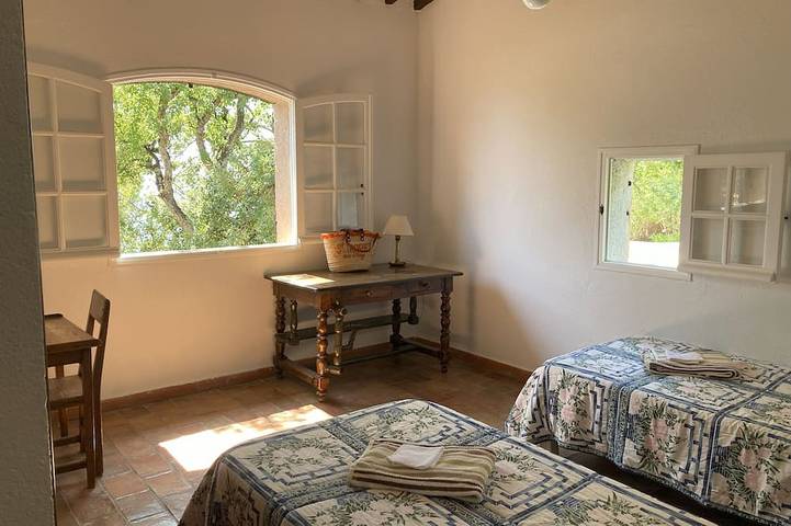 Location de vacances pour 12 personnes, avec terrasse et jardin dans l'Escalet - 4