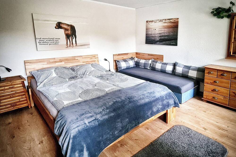 Komfortables Haus mit Kamin/Wintergarten, eingezäunter Garten. Hundefreundlich! in Pönitz, Scharbeutz
