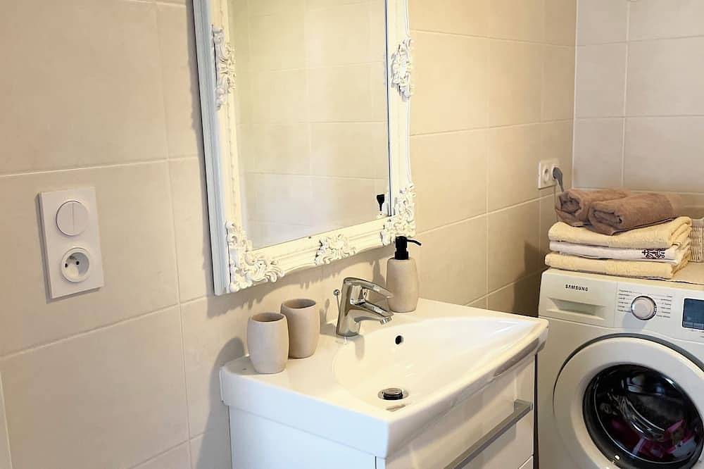 Entire apartment, Robertsau Strasbourg- Modern 2P with garden in a residential area. in Strasbourg, Strasbourg region