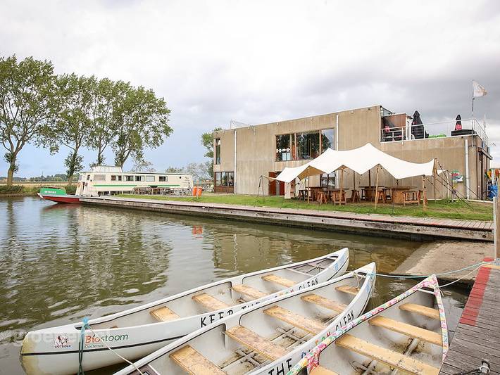 Location de vacances pour 20 personnes, avec vue sur le lac ainsi que terrasse et balcon/terrasse, adapté aux familles à Nieuwpoort - 3