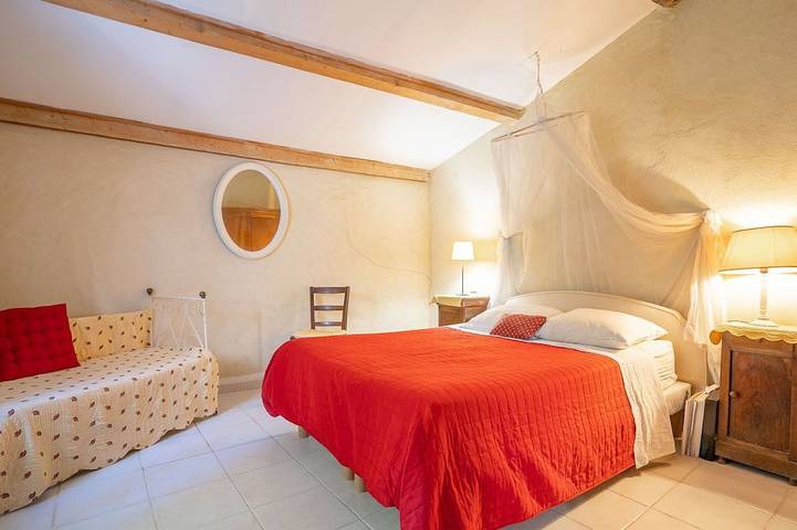 Location de vacances pour 6 personnes, avec jardin à Châteauneuf-Grasse - 3