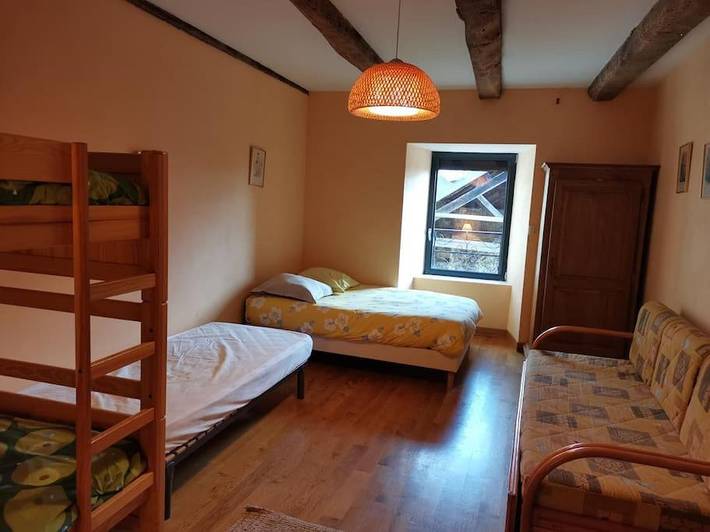 Location de vacances pour 14 personnes, avec vue ainsi que jardin et terrasse, animaux acceptés à Saint-Chély-d'Aubrac - 2