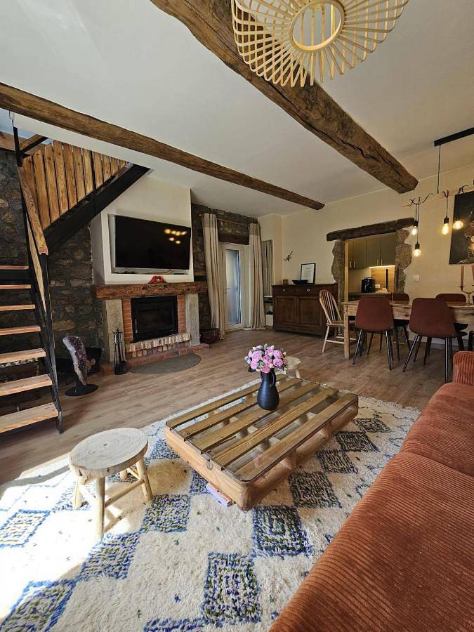 Chalet pour 8 personnes, avec vue ainsi que jardin et terrasse, animaux acceptés