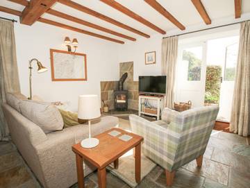 Log Cabin for 2 People in Shropshire, West Midlands, Photo 4