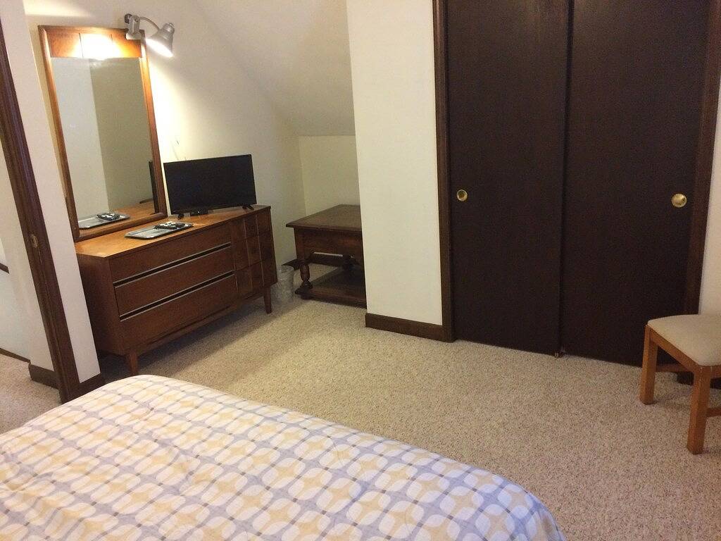 Kristall sauberes, gemütliches Cape !! Gehen Sie zum Strand von Scarboro! Buchen Sie frühzeitig für den Sommer 2020! in Narragansett, Washington County (RI)