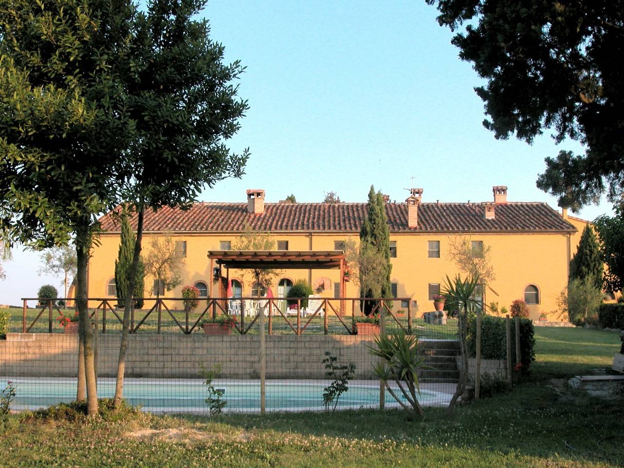 Agriturismo per 6 Persone in Collesalvetti, Riviera Toscana