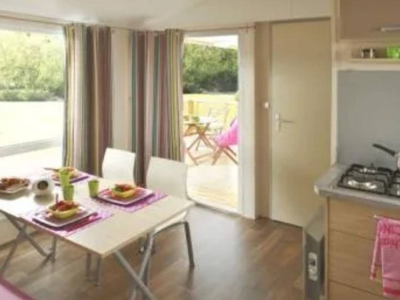Mobil-home avec terrasse pour 4 personnes à Neffes in Neffes, Région de Gap