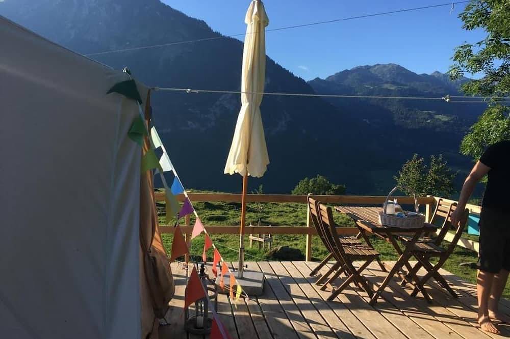 Ganze Wohnung, Zeltferien Into the Wäid \"Zelt unter der Esche\ in Ennetmoos, Vierwaldstättersee
