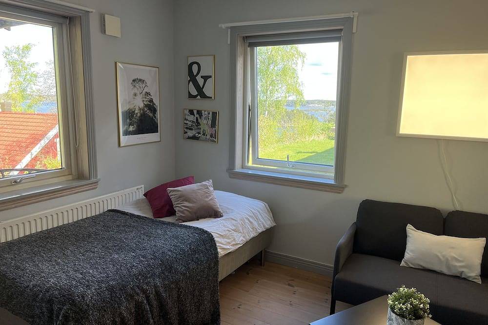 Archipelago villa on Resarö with heated pool, guesthouse and fantastic view! in Vaxholm, Stockholmer Schärengarten