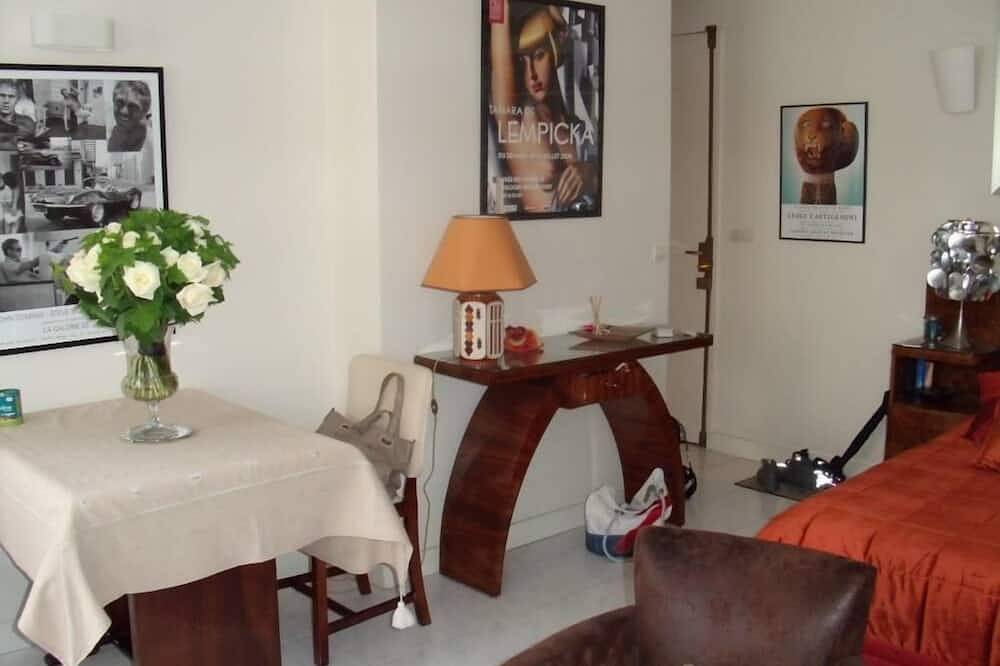 Apartamento entero, Frente al Palacio de Congresos, Ave des Ternes, Porte Maillot in París, Isla de Francia