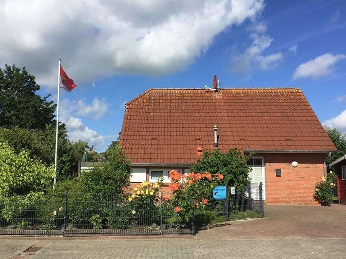 Ferienhaus für 6 Personen, mit Terrasse und Garten in Neßmersiel