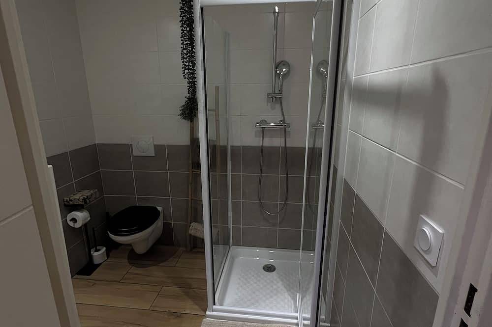 Entire apartment, Lumea Studio - Pool/Resto/Pkg in Éguilles, Mediterranean Coast (France)