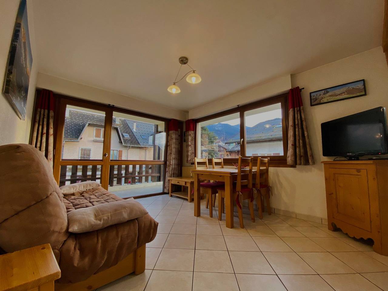 Apartamento entero, Apartamento céntrico con balcón en Samoëns, cerca del ski-bus y comercios in Samoëns, Region Bonneville